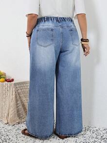 SHEIN Tall CURVE 春夏女式大码复古度假沙滩休闲水洗低腰阔腿牛仔裤 - 藍色 - 查看 2