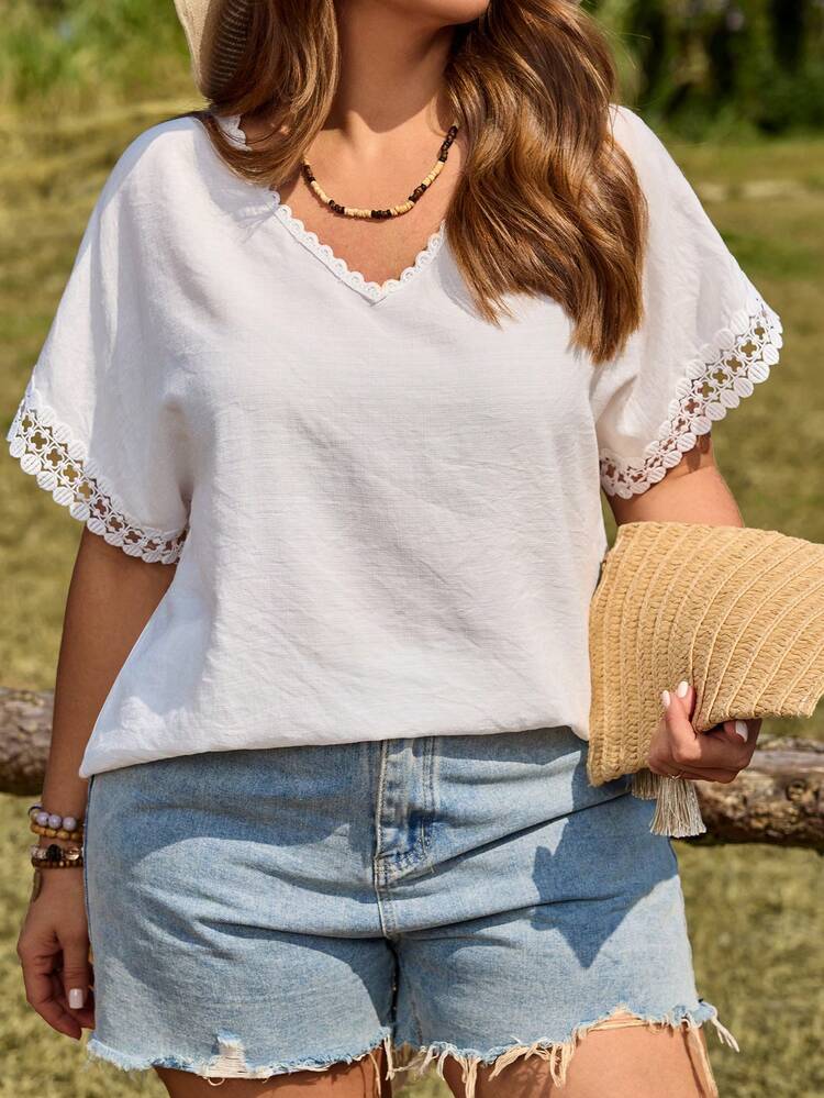 Plus Size Women's Summer Casual Vacation Country Solid Color White Lace Trim V-Neck Short Sleeve Blouse Top Shirt,Summer Outfits For Women ,Vacation Outfits Women ,Holiday Outfits For Women,Going Out Outfits,2026 New Clothes,Simple And Fashionable For Everyday Wear,Suitable For Summer, Vacation, Daily Wear, Festival Outfits For Women,Country Concert Outfit,Beach Outfits For Women,Western Style,Going Out Tops