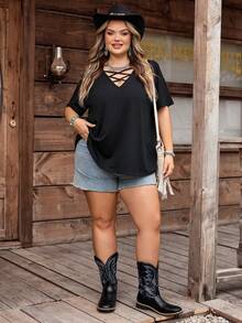 SHEIN CURVE+ Curve 尺码 US22 音乐节、海滨度假、波西米亚风女士纯色休闲宽松度假交叉细节T恤 - 黑色 - 查看 8