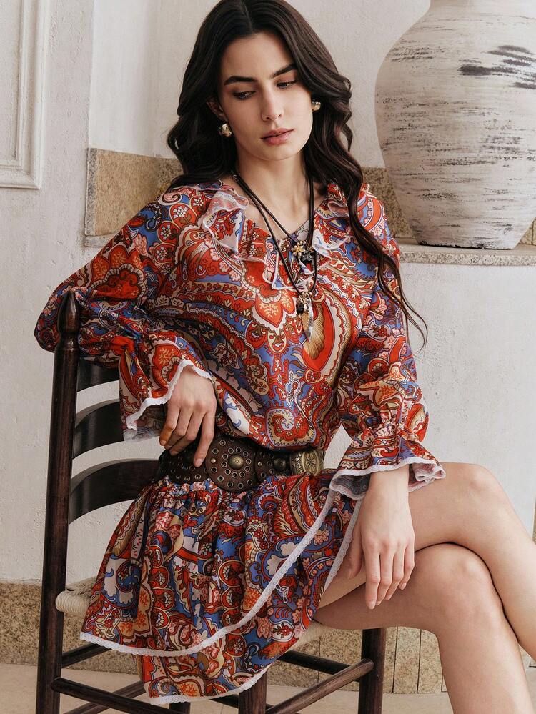 Women's New V-Neck Patchwork Lace Dress, Loose Waist Guava Flower Vacation Bohemian Casual Chiffon Dress, Paired With Western Style Retro Distressed Rivet Belt Summer Long Sleeve Dress Paisley Print Dress Boho Dress For Women