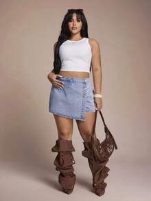 SHEIN Tall CURVE Plus Size Women's Y2K High Waist Denim Skort Light Blue Rhinestone Sparkly Wrap Mini Skirt With Shorts Casual Summer Party Outfits Plus Size Solid Color Casual Versatile Denim Shorts For Summer - Light Wash - View 6