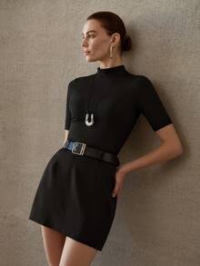 MOTF PREMIUM Falda con cinturón de hebilla de metal de cintura alta minimalista - Negro - Ver 7