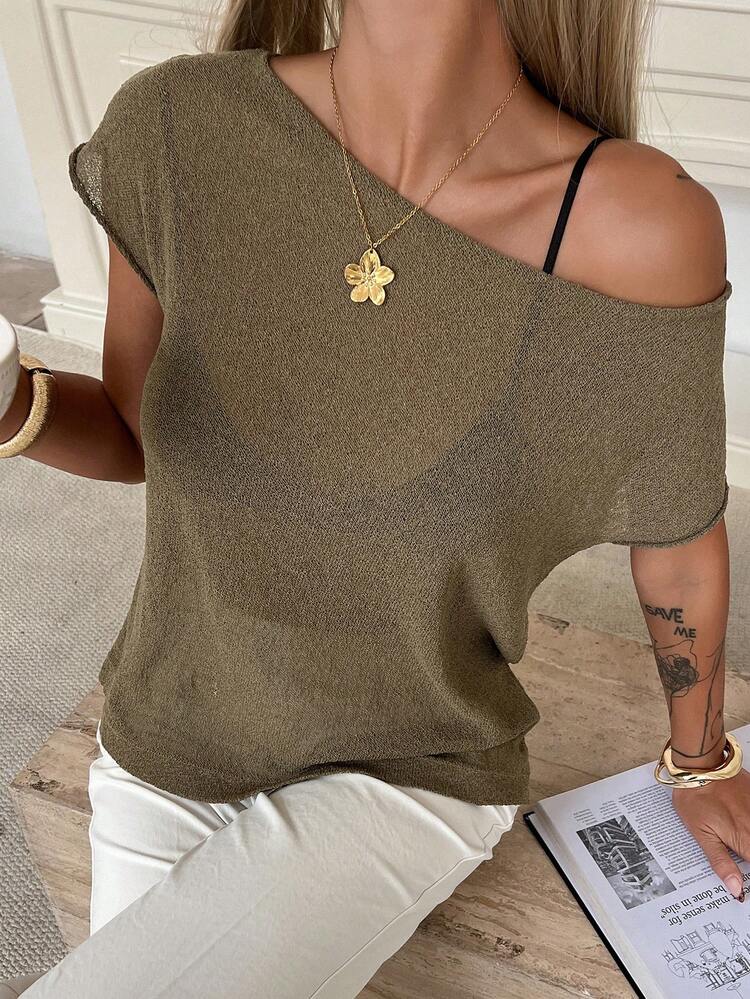 Women's Solid Color Fitted Asymmetrical Shoulder Short Sleeve Casual Vacation Lightweight Knit Sweater Top