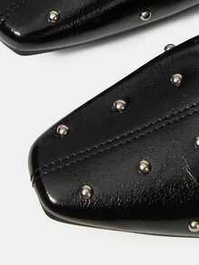 Mnmlis Women's Front Lace-Up Flat Casual Shoes - Black - View 4