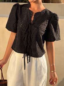 DAZY 纹理刺绣提花面料短款系带蝴蝶袖优雅夏季女式衬衫 - 黑色 - 查看 4