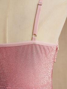 Vestido de alças finas com laço na cintura e barra solta, em tricô com fios prateados e dourados. Ideal para casamentos, festas, aniversários, banquetes e todas as estações. Vestido rosa com alças finas, vestido rosa com laço, vestido para convidada de casamento, vestido com detalhe de laço, vestidos rosa para mulheres, vestidos de verão femininos, vestidos com laço para mulheres, vestido de alças finas feminino, vestido de primavera feminino, vestidos de primavera femininos, vestido midi formal, vestido formal rosa, vestido formal sem mangas, vestido formal com laço frontal. - Rosa - Ver 5