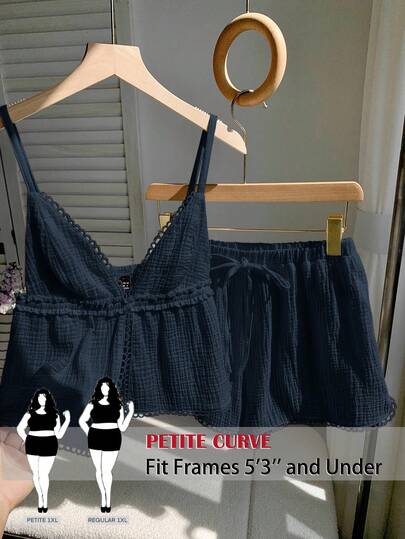 SHEIN PETITE CURVE Conjunto de 2 piezas de camiseta sin mangas y pantalones cortos de unicolor informal de talla grande