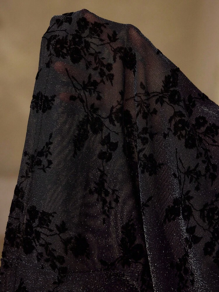 Durchsichtiges Design Rundhals Kurzarm Flockiges Jacquard Dehnbares Top für Frauen