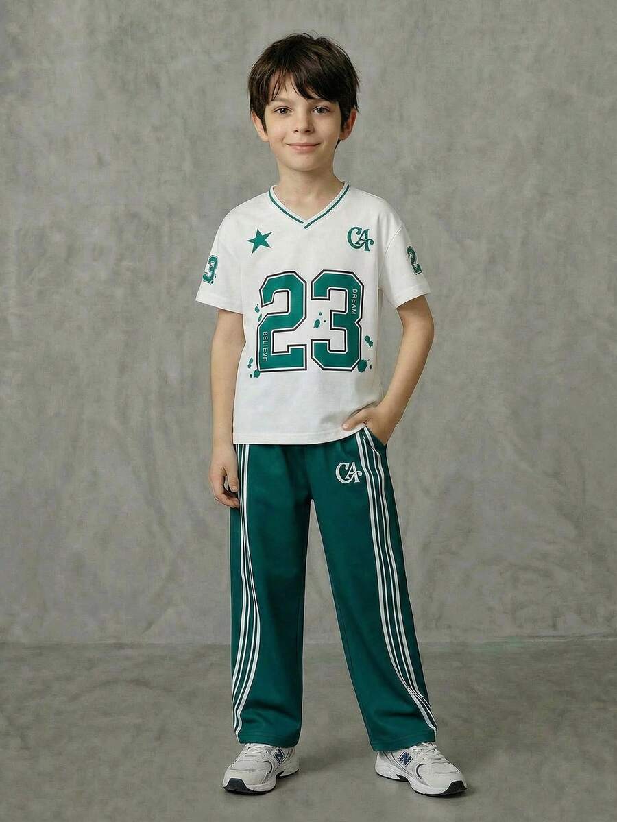 SHEIN Casuvi Kids Young Boy Casual Daily Commute Fashion Street Sports Numeric Print V-Neck Short Sleeve T-Shirt And Straight Leg Pants Set, Spring/Summer/Autumn Boys Jersey Shirt And Pants Sport Outfit For Kids Boy Sports Outfits - Green - View 1