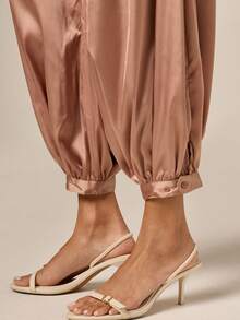 AiiRZ Pantalones harem de satén lujosos con cintura elástica con cordón para comodidad relajada en el día a día y un estilo versátil - Beis - Ver 4