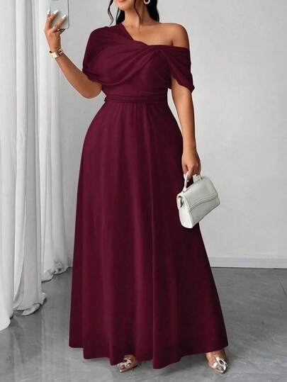 Un elegante y romántico vestido burdeos de talla grande con un solo hombro y bajo asimétrico, perfecto para invitadas a bodas, fiestas, celebraciones de Año Nuevo y ocasiones formales.