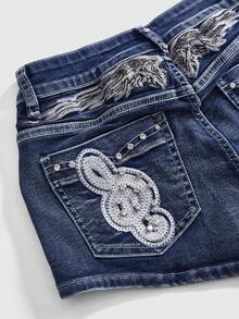 ROMWE Quần short denim nữ cạp thấp siêu ngắn thêu họa tiết nốt nhạc phong cách Y2K. - Rửa tối - Xem 4