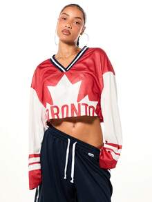 SUMWON WOMEN Camiseta corta de malla con estampado de la hoja de arce canadiense, cuello en V de manga larga con estilo de fútbol vintage, mangas a rayas, sobredimensionada, moda deportiva, estilo deportivo chic para el día del partido de la Copa Mundial 2026, jersey de estilo callejero - Rojo y blanco - Ver 4