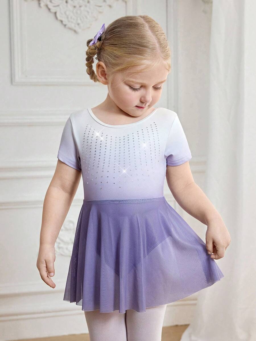 SHEIN Đầm dệt kim tay ngắn màu trắng và tím ombre cho bé gái, chất liệu mềm mại và co giãn, phù hợp cho bé 8-12 tuổi, thích hợp cho múa ba lê, thể dục dụng cụ, mặc hàng ngày, đi chơi, dự tiệc và các sự kiện. - Màu xanh lam - Xem 1