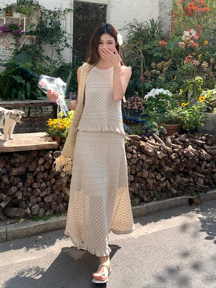 Women's Round Neck Bow Tie Knit Top And Skirt 2-Piece Set, Korean Style