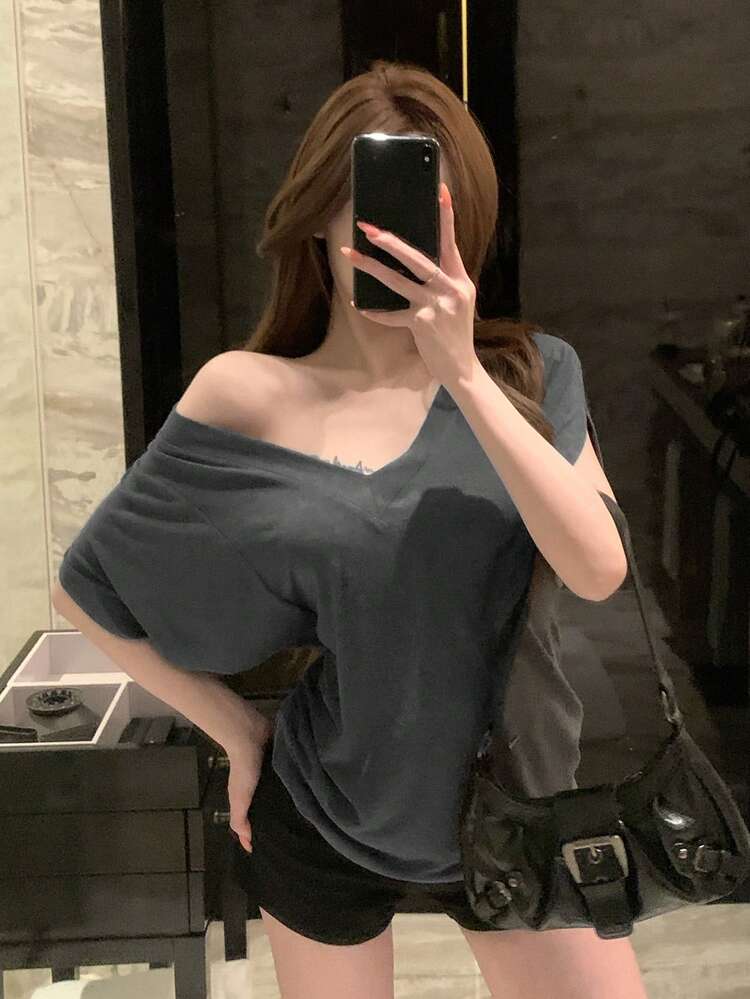 Women's Deep V-Neck Short Sleeve Fitted Elegant Pullover T-Shirt, Summer