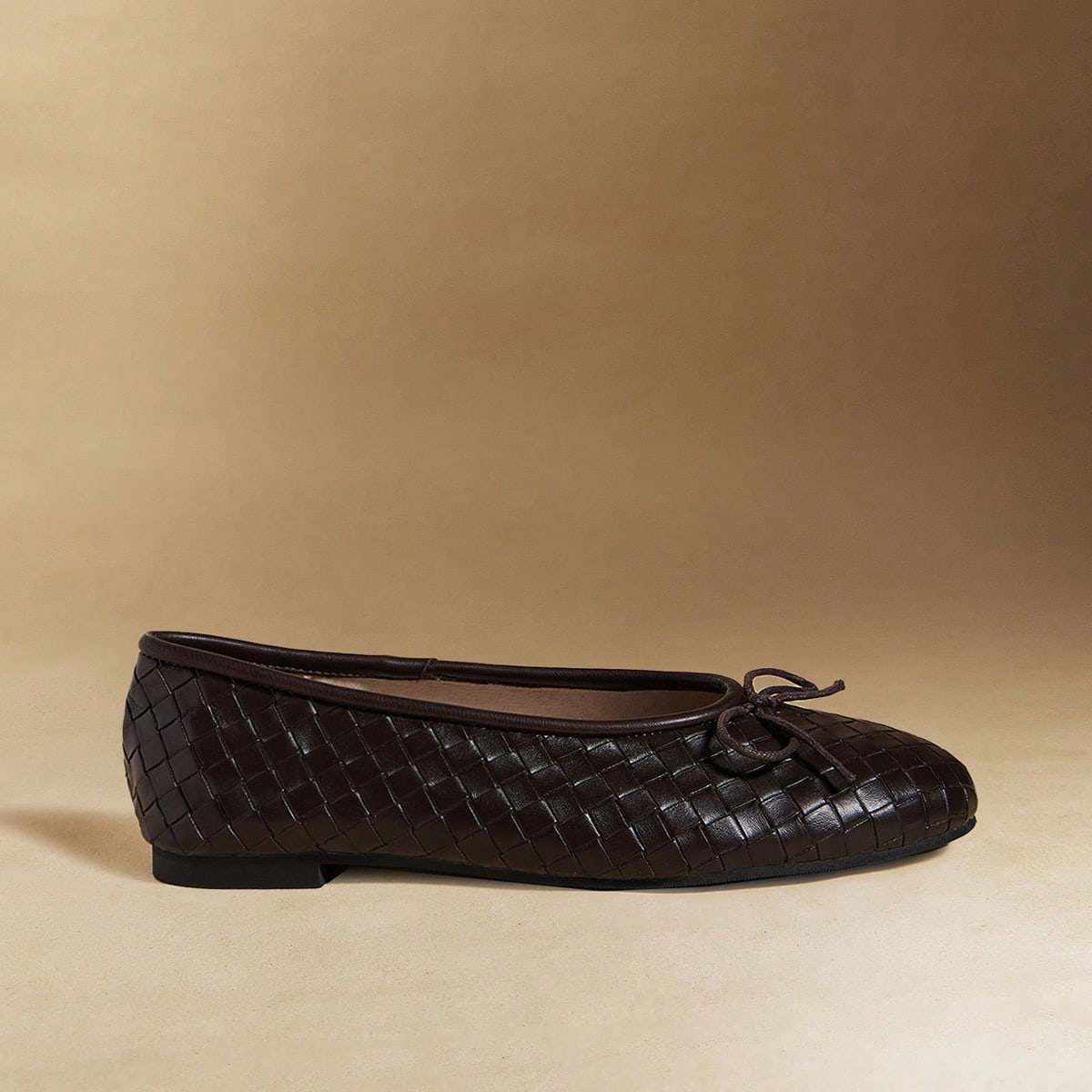 Zapatos de mujer de diseño trenzado de cuero de PU vintage, zapatos cómodos y suaves con decoración de lazo, versátiles para vacaciones, fiestas y