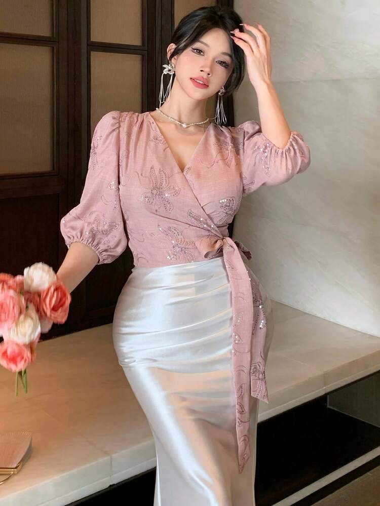 Women's V-Neck Criss-Cross Knot Design Sequin Floral Embroidery Casual Versatile Daily Wear Blouse Summer