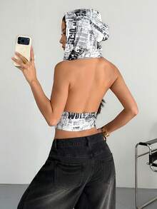 Hanevo Women's Fashionable Chic Sporty Newspaper Print Deep V-Neck Sleeveless Fitted Cropped Sweatshirt - Black and White - View 3