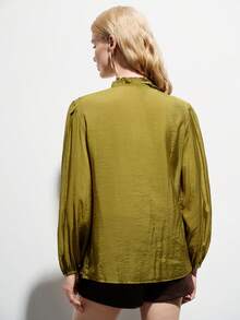 Aveloria Modichic 橄榄绿荷叶边女士衬衫，轻盈亚麻质感面料，层叠荷叶边饰边，泡泡袖设计，复古法式风格，宽松版型，浪漫度假风，适合通勤、休闲、约会、都市街头风等多种场合。 - 芥末黃 - 查看 2
