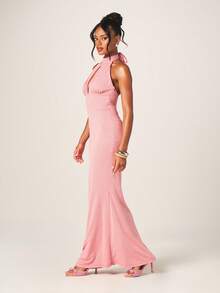 MISSGUIDED Halter Neck Keyhole Cutout Pink Gingham Bodycon Maxi Dress With High Neck Detail And Bow Tie Back For Cocktail Evening Party Occasions - Red and White - View 5
