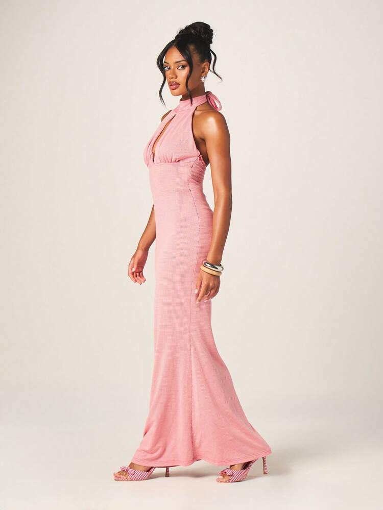 MISSGUIDED Halter Neck Keyhole Cutout Pink Gingham Bodycon Maxi Dress With High Neck Detail And Bow Tie Back For Cocktail Evening Party Occasions