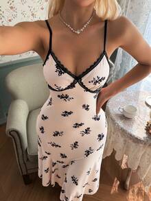 CottageSlumber 女士浪漫撞色蕾丝拼接碎花不对称中长睡裙 - 彩色 - 查看 4