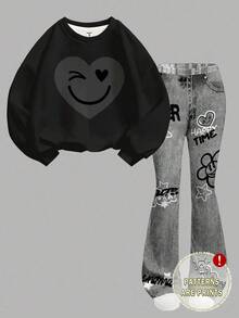 SHEIN Leap Crew 少女休闲个性街头复古校园笑脸图案宽松圆领长袖卫衣搭配喇叭裤套装，适合秋冬季穿着 - 彩色 - 查看 1