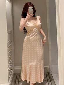 DAZY Áo ngủ nữ mùa hè thanh lịch chấm bi ren phối ren eo dáng đuôi cá - Màu be - Xem 6