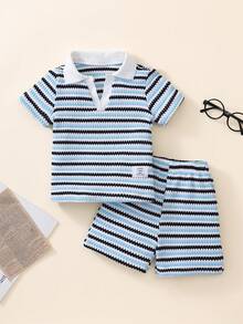 SHEIN Casuvi Kids 2件套男童条纹V领短袖上衣和无腰短裤套装，夏季 - 藍白色 - 查看 12