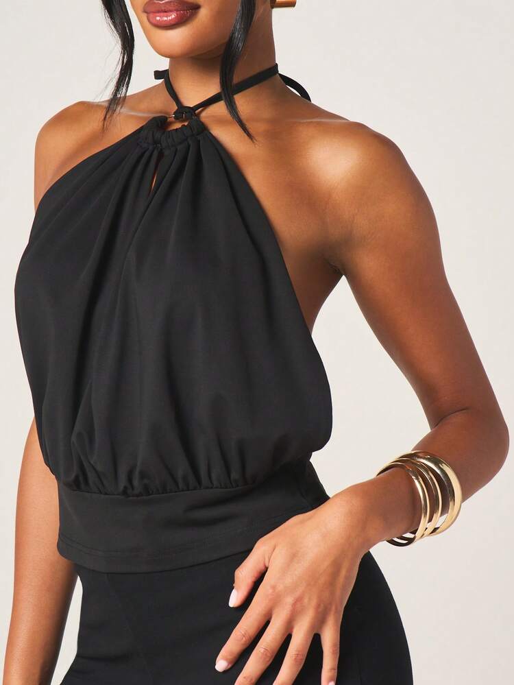 MISSGUIDED Halter Neck Draped Crop Top With Keyhole Front And Tie Back Detail For Summer Evenings And Party Occasions