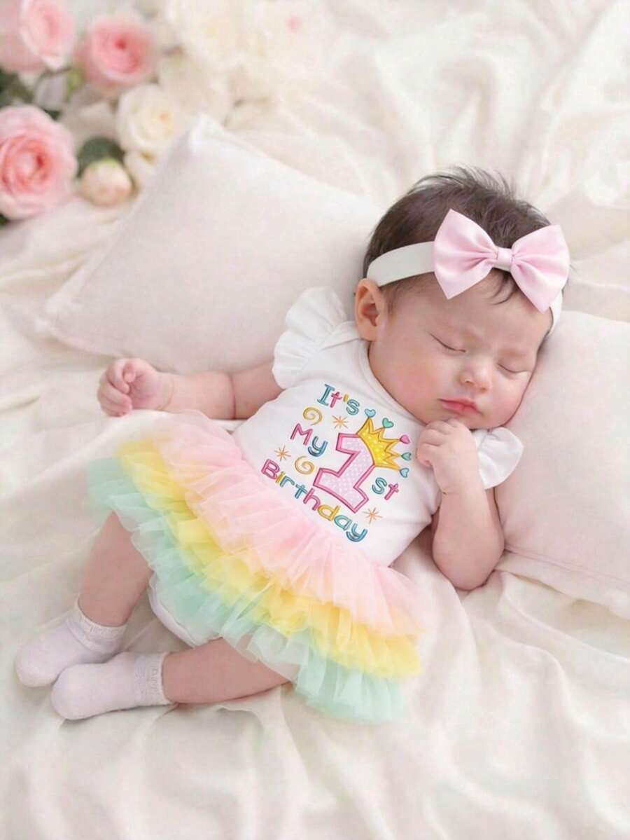SHEIN 女婴套装:休闲可爱套装,包含字母印花、无袖连体衣和彩色蛋糕裙,并附赠发带。 - 彩色 - 查看 1