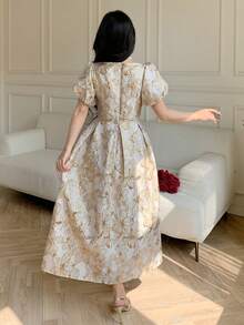 Celisse 方领收腰优雅连衣裙，采用3D压纹面料，A字中长款女式连衣裙 - 彩色 - 查看 2