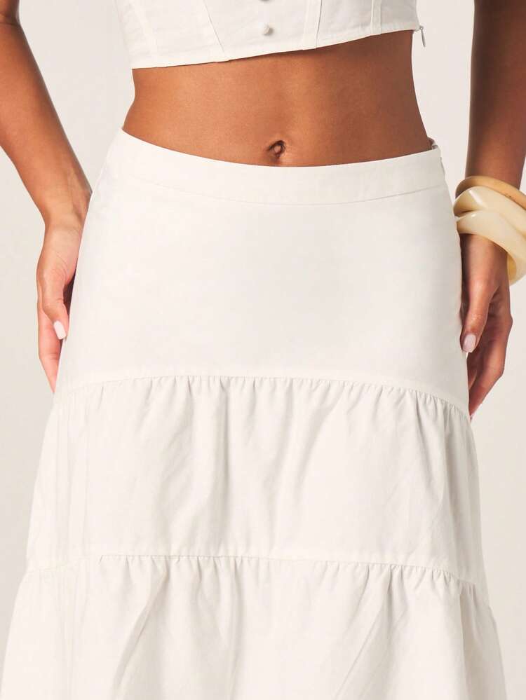 MISSGUIDED Women's White Tiered Boho Maxi Skirt With Lace Trim And Ruffle Detail Peasant Style Flowy Beach Summer Long Skirt With High Waist Bohemian Festival Fashion