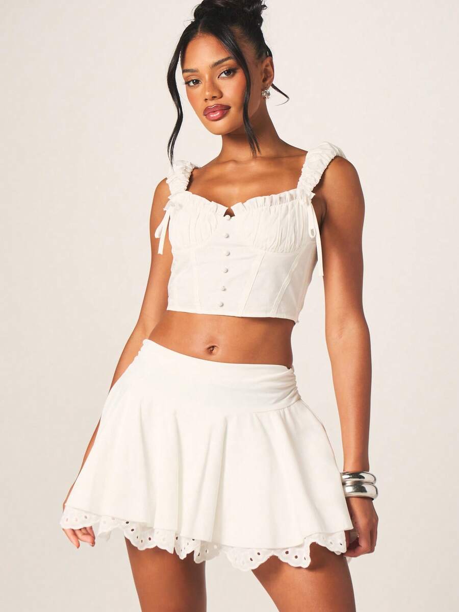 MISSGUIDED Women's White Layered Mini Skirt With Eyelet Hem Detail Low Rise A-Line Summer Tiered Ruffle Boho Cute Flowy Festival Beach Vacation Feminine - White - View 1