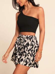 Coeurva Conjunto de 2 piezas de top de mujer de un hombro y shorts estampados con cinturón para el verano - Negro - Ver 7