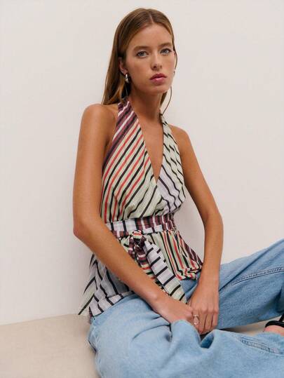 Nöista This Multi-Colored Striped Halter-Neck Top With A Cinched Waist Exudes Feminine Elegance. The Deep V-Neck And Crossover Design, Combined With The Lightweight, Flowing Fabric, Vibrant Colors, And Slim Silhouette, Make It A Perfect Piece For Spring/Summer Vacations And Everyday Style.