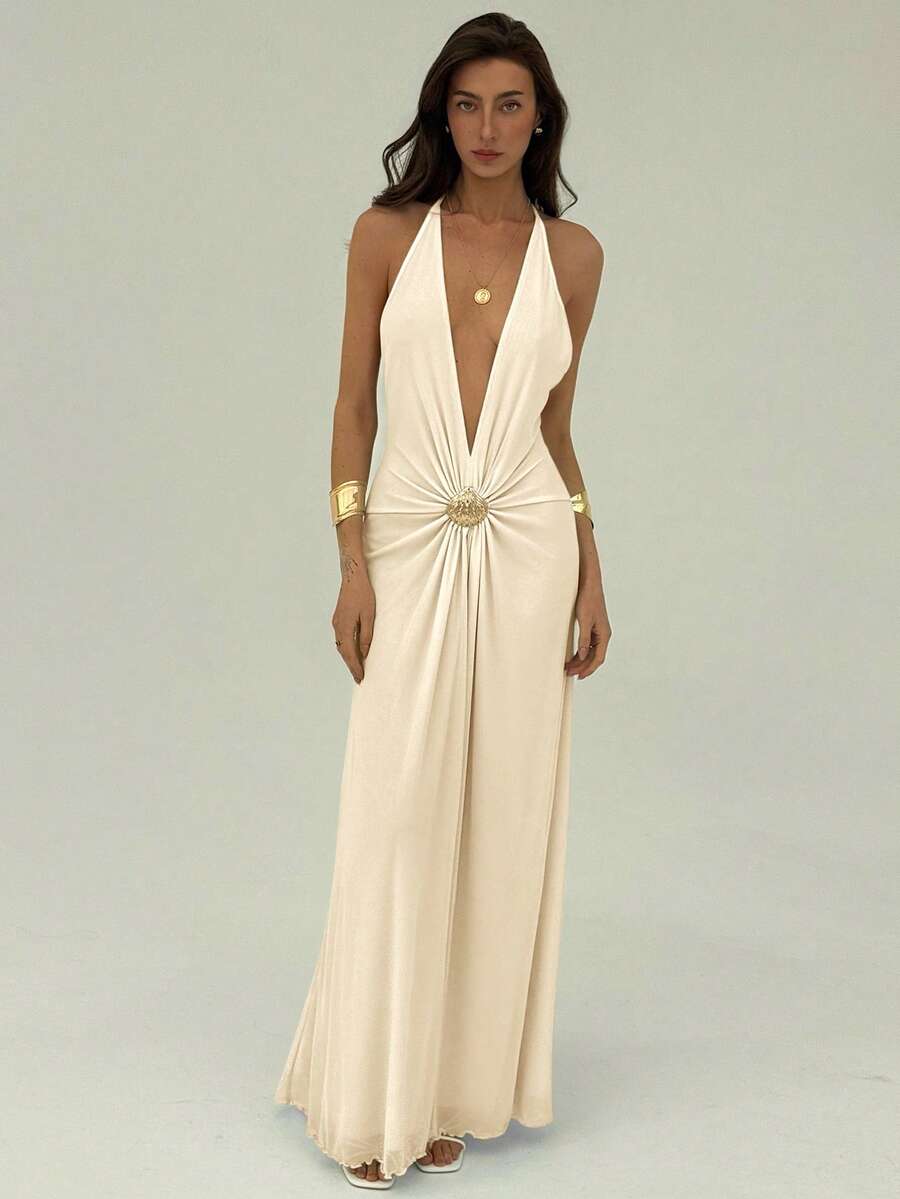 Aloruh 女士纯色深V领金属装饰性感露背连衣裙 - 米色 - 查看 1