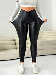 SHEIN PETITE CURVE 新款加大码女式小码休闲时尚黑色不对称腰PU皮休闲打底裤，采用优质弹力面料，休闲运动，高腰设计让您看起来更苗条，腿部更修长，适合娇小身材的女性。高腰设计让您看起来更苗条，腿部更修长，适合娇小身材的女性。适合所有季节和场合，适合娇小身材的女孩和女性，夏季打底裤，夏季长裤，夏季服装，夏季度假服装，女士长款夏季裤，春季服装，打底裤，办公打底裤，黑色裤子，优雅裤子，休闲裤子，夏季高腰显瘦打底裤，优雅女士礼服裤，优雅派对裤，女士优雅裤，适合度假，夏季度假服装，夏季度假服装，女士休闲打底裤 - 黑色 - 查看 3