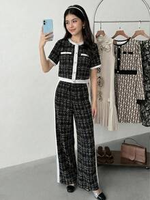 Bộ đồ 2 mảnh thanh lịch dành cho thiếu nữ: Áo thun ngắn tay và quần ống rộng màu trắng in họa tiết, viền tương phản, trang trí khóa kim loại. - Đen và trắng - Xem 7