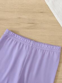 SHEIN Bộ 2 món cho bé gái, áo thun cổ tròn tay ngắn in hình trái tim và hoạt hình, kèm quần short, dễ thương và thời trang. - Màu tím - Xem 8