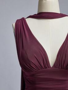 Elitara Elitara Elegant Burgundy Glossy Mesh V-Neck Ruched Super Flared A-Line Skirt (Detachable Hanging Chiffon Piece), Suitable For Dates, Singles Parties, Weddings, Events, Bridesmaid Dresses - Maroon - View 11