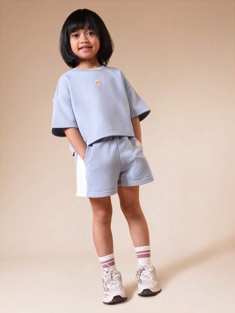 Oversized Sweatshirt And Shorts Set With Daisy Patches