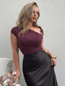 Jeta Ari Women's Fashion Metal Decor Asymmetric Collar T-Shirt, Suitable For Commuting In Summer Asymmetrical Top - Burgundy - View 5