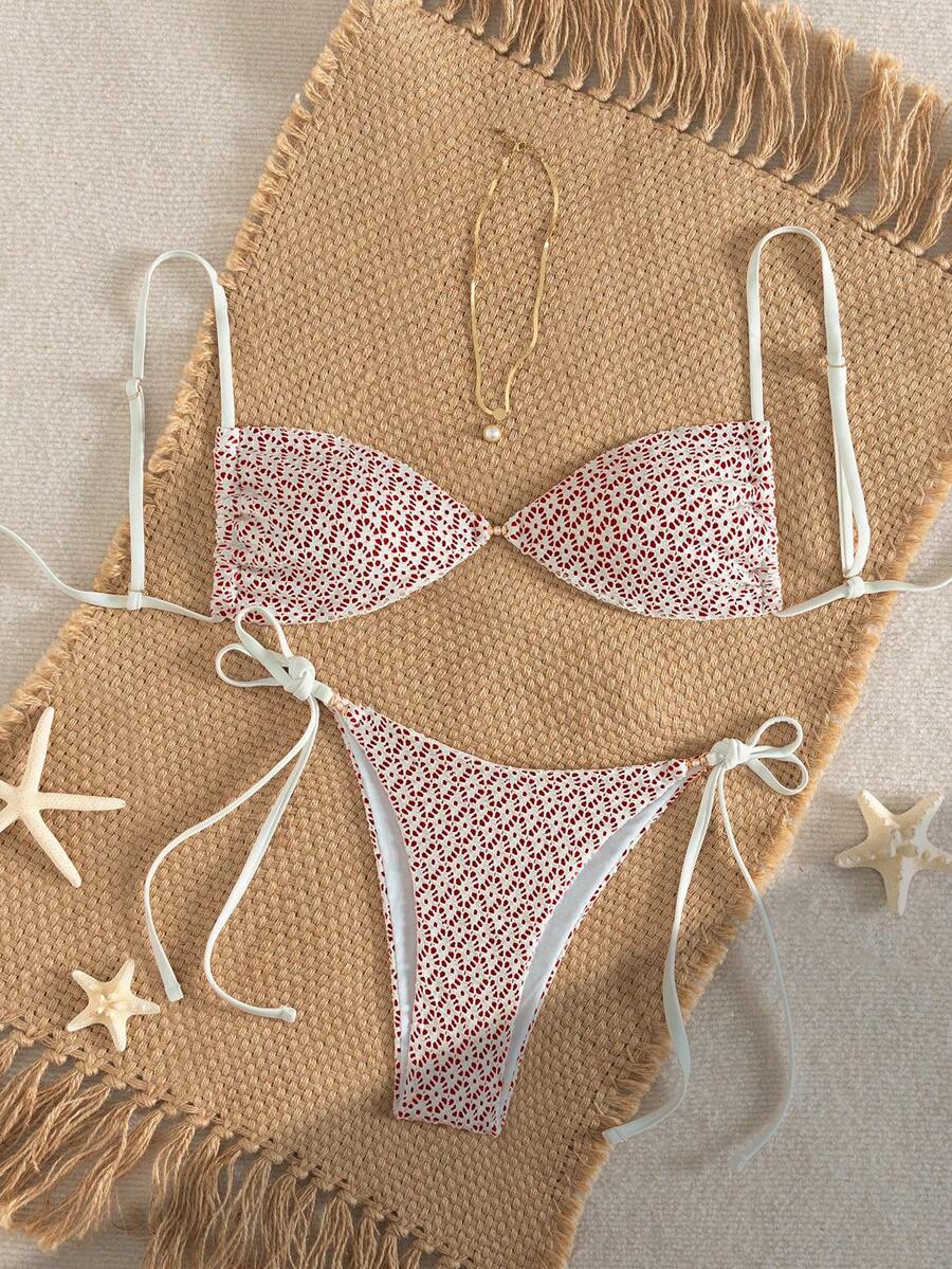 Swim Mod 女士两件套沙滩夏季套装，纹理面料，珍珠金属配饰，吊带上衣和侧系带泳裤，沙滩度假比基尼套装 - 酒紅色 - 查看 1