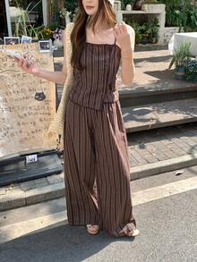 DAZY Bộ đồ du lịch 2 món dành cho nữ: Áo hai dây kẻ sọc và quần ống rộng. - màu nâu - Xem 2