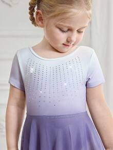 SHEIN Đầm dệt kim tay ngắn màu trắng và tím ombre cho bé gái, chất liệu mềm mại và co giãn, phù hợp cho bé 8-12 tuổi, thích hợp cho múa ba lê, thể dục dụng cụ, mặc hàng ngày, đi chơi, dự tiệc và các sự kiện. - Màu xanh lam - Xem 3