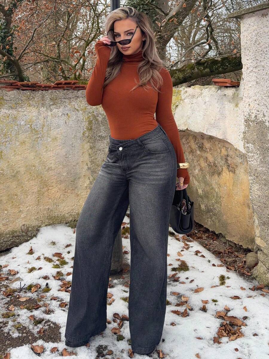 Jeta Ari Women's Low-Waist Design Waistband Straight-Leg Jeans - Black - View 1