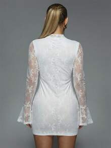 MISSGUIDED Đầm ngắn ôm sát bằng ren với tay chuông và chi tiết khoét ngực, thích hợp cho các buổi tiệc. - trắng - Xem 2