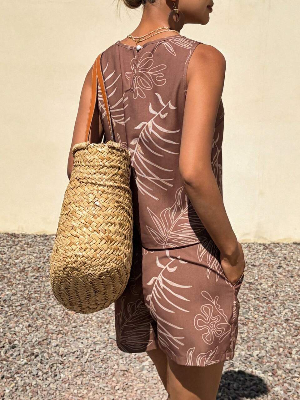 Women's Brown Floral Botanical Print Crew Neck Sleeveless Tank Top And Straight Leg Shorts 2-Piece Set,Boho Summer Beach Vacation Holiday Casual